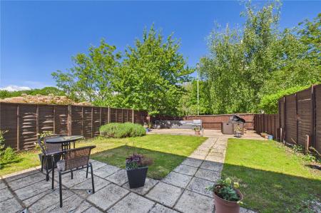 3 bedroom Terraced House to let in Ellington Drive, Basingstoke