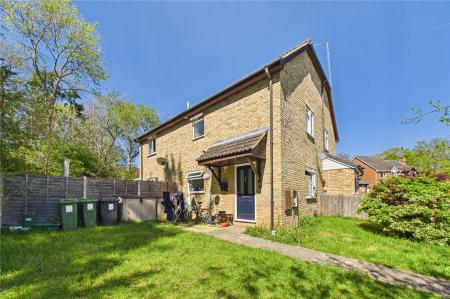Ajax Close, Chineham