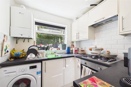 1 bedroom Terraced House to let in Ajax Close, Chineham