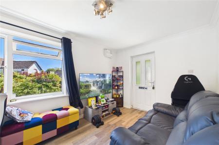 1 bedroom Terraced House to let in Ajax Close, Chineham