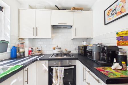 1 bedroom Terraced House to let in Ajax Close, Chineham