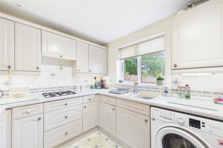 2 bedroom End of terrace house for sale in Calleva Close, Basingstoke