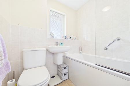 2 bedroom End of terrace house for sale in Calleva Close, Basingstoke