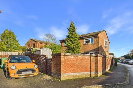 2 bedroom Semi-detached house for sale in Galloway Close, Basingstoke