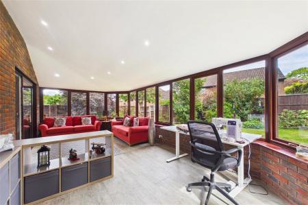 4 bedroom Detached house for sale in Higher Mead, Lychpit