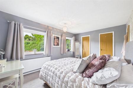 4 bedroom Detached house for sale in Higher Mead, Lychpit