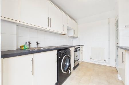 3 bedroom Terraced House for sale in Elgar Close, Basingstoke