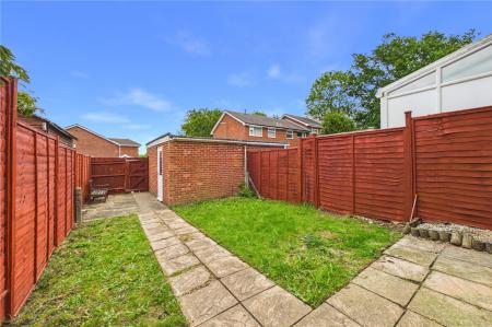 3 bedroom Terraced House for sale in Elgar Close, Basingstoke