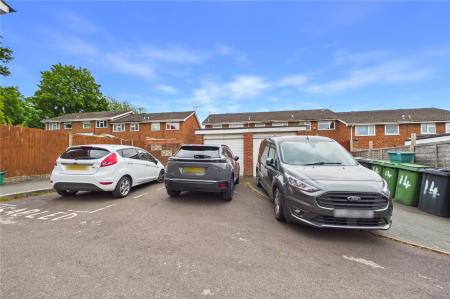 3 bedroom Terraced House for sale in Elgar Close, Basingstoke