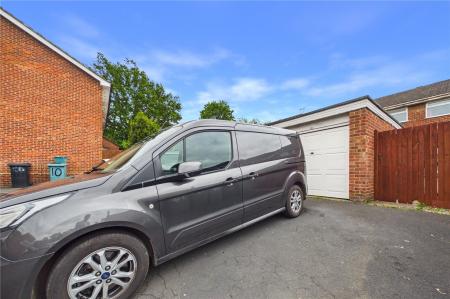 3 bedroom Terraced House for sale in Elgar Close, Basingstoke