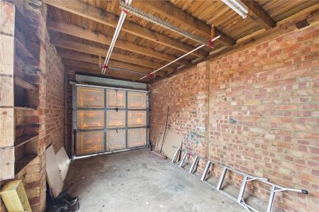3 bedroom Terraced House for sale in Elgar Close, Basingstoke