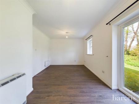 2 bedroom Ground floor flat for sale in Norn Hill, Basingstoke