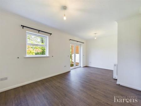 2 bedroom Ground floor flat for sale in Norn Hill, Basingstoke