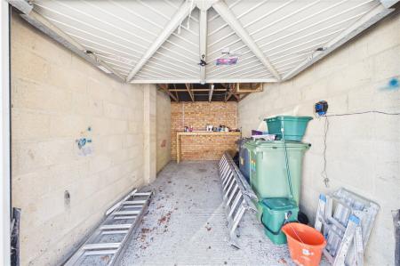 2 bedroom Terraced House for sale in Gander Drive, Basingstoke