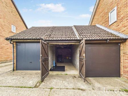 2 bedroom Terraced House for sale in Paterson Close, Basingstoke