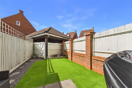2 bedroom Terraced House for sale in Englefield Way, Basingstoke