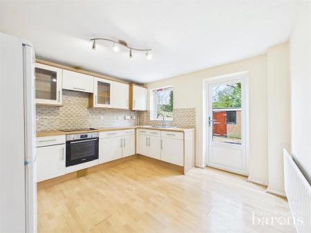 2 bedroom End of terrace house for sale in Aghemund Close, Chineham