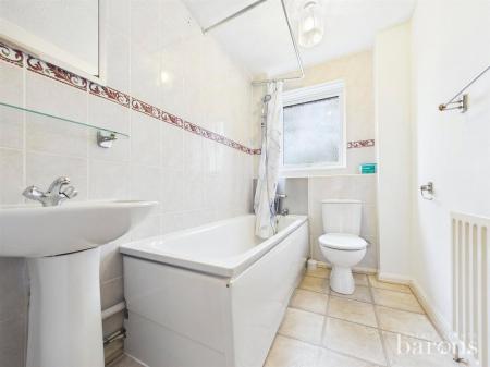 2 bedroom End of terrace house for sale in Aghemund Close, Chineham