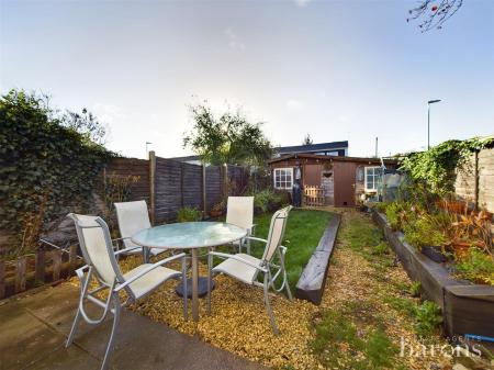 3 bedroom End of terrace house for sale in Brocas Drive, Basingstoke