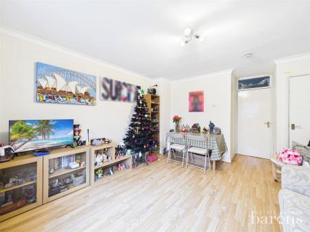 2 bedroom Flat for sale in Frescade Crescent, Basingstoke