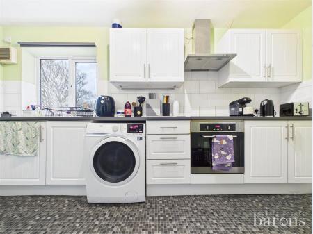 2 bedroom Flat for sale in Frescade Crescent, Basingstoke