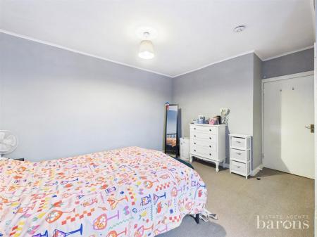 2 bedroom Flat for sale in Frescade Crescent, Basingstoke