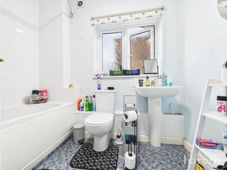 2 bedroom Flat for sale in Frescade Crescent, Basingstoke