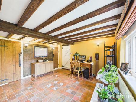 3 bedroom Detached house for sale in Hill Road, Oakley