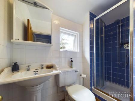 3 bedroom Detached house for sale in Hill Road, Oakley