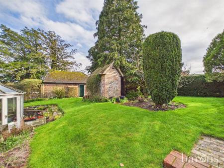 3 bedroom Detached house for sale in Hill Road, Oakley
