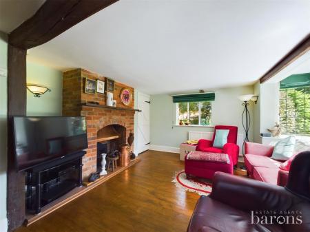 3 bedroom Detached house for sale in Hill Road, Oakley