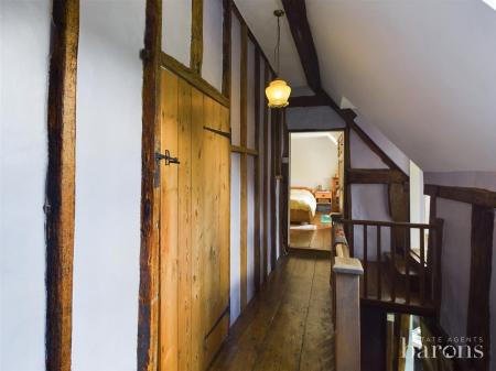 3 bedroom Detached house for sale in Hill Road, Oakley