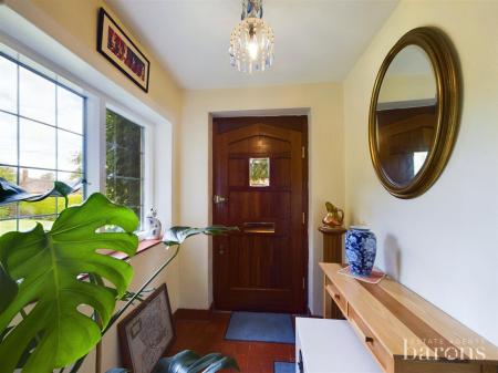 3 bedroom Detached house for sale in Hill Road, Oakley