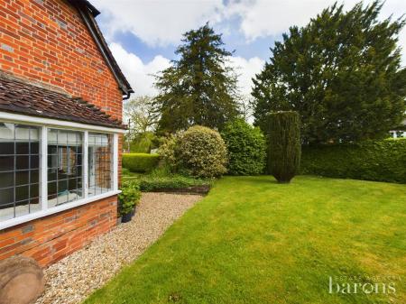 3 bedroom Detached house for sale in Hill Road, Oakley