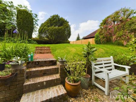 3 bedroom Detached house for sale in Hill Road, Oakley