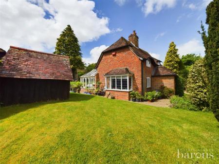 3 bedroom Detached house for sale in Hill Road, Oakley