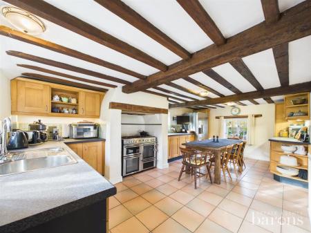 3 bedroom Detached house for sale in Hill Road, Oakley