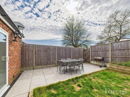 5 bedroom Terraced House for sale in Warwick Road, Basingstoke