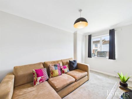 5 bedroom Terraced House for sale in Warwick Road, Basingstoke