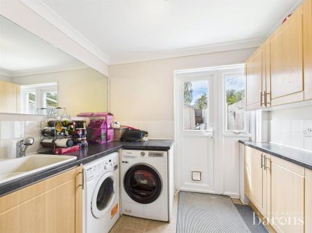 5 bedroom Terraced House for sale in Warwick Road, Basingstoke