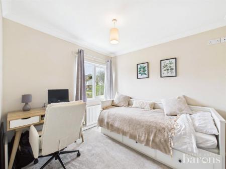 5 bedroom Terraced House for sale in Warwick Road, Basingstoke