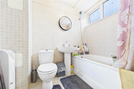 3 bedroom End of terrace house for sale in Martin Close, Basingstoke