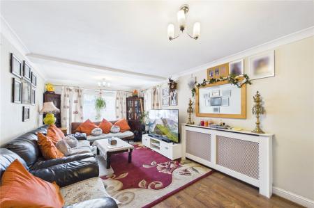 3 bedroom End of terrace house for sale in Martin Close, Basingstoke