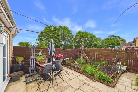 3 bedroom End of terrace house for sale in Martin Close, Basingstoke