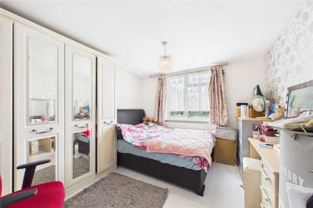 3 bedroom End of terrace house for sale in Martin Close, Basingstoke