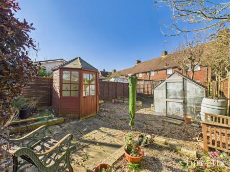 2 bedroom Maisonette for sale in Western Way, Basingstoke