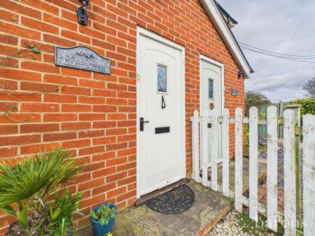 3 bedroom Semi-detached house for sale in Sherfield Green, Sherfield-on-Loddon