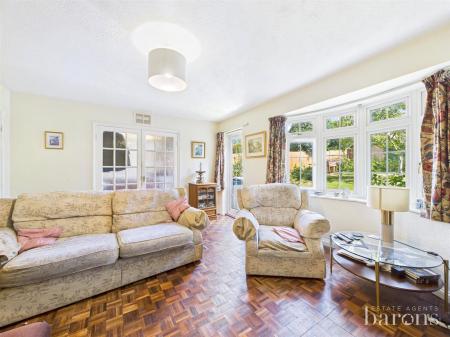 4 bedroom Detached house for sale in Upper Farm Road, Oakley