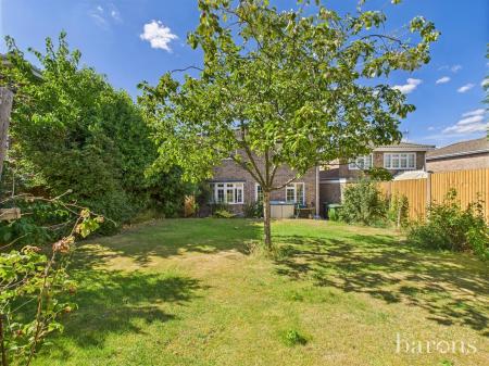 4 bedroom Detached house for sale in Upper Farm Road, Oakley