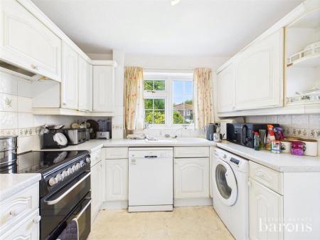 4 bedroom Detached house for sale in Upper Farm Road, Oakley